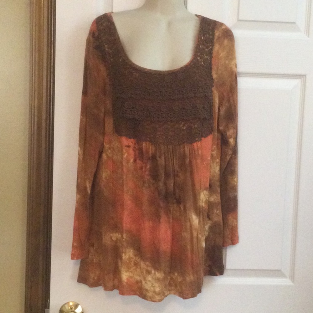 b. friends top